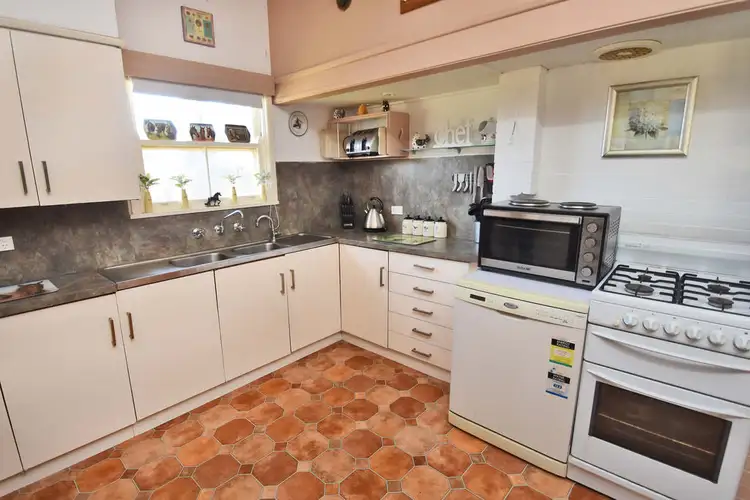 Fifth view of Homely house listing, 523 Shaggy Ridge Road, Robinvale VIC 3549