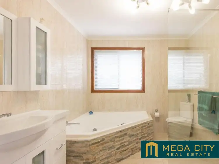Sixth view of Homely house listing, 4 Christopher Court, Hallam VIC 3803
