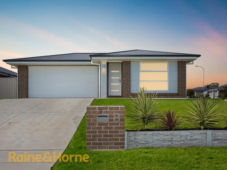 8 Mulberrygong Court, Gobbagombalin NSW 2650