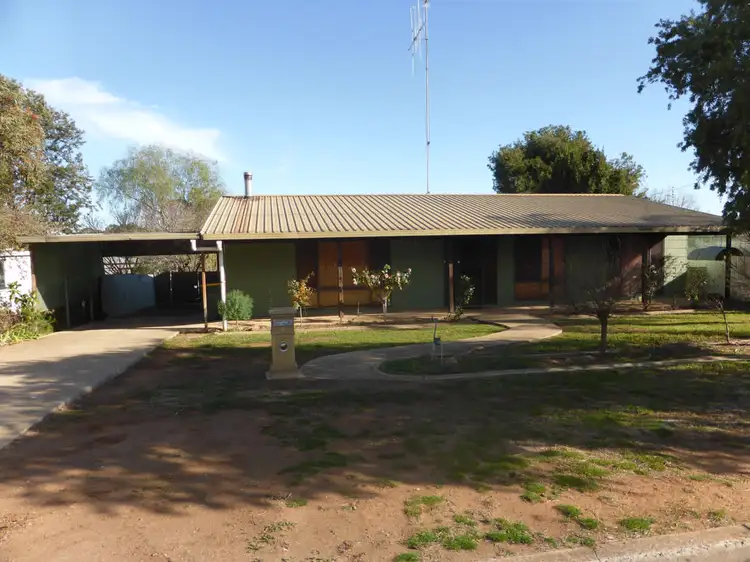 6 Paterson Street, Parkes NSW 2870