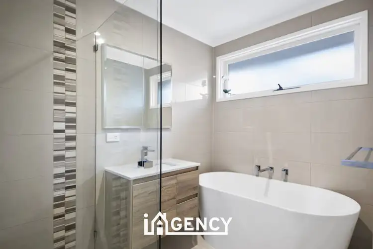 Seventh view of Homely house listing, 8 Ensay Court, Endeavour Hills VIC 3802