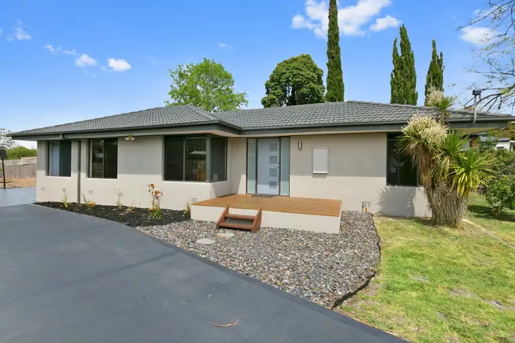 1/6 Gulwa Ave, Frankston VIC 3199