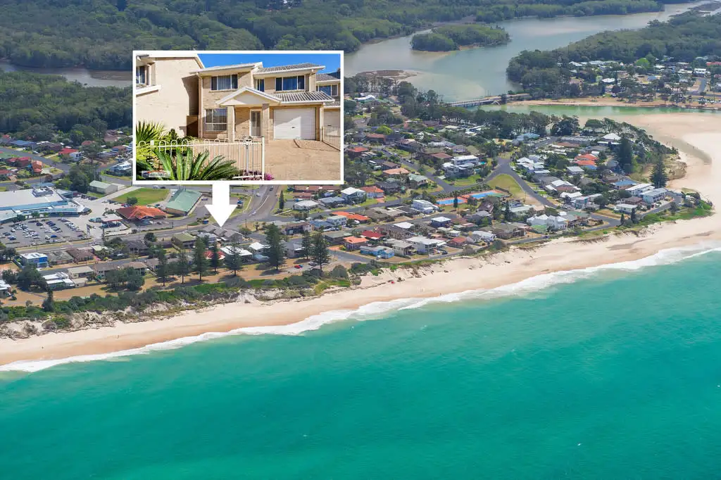 Main view of Homely townhouse listing, 2/1604 Ocean Drive, Lake Cathie NSW 2445