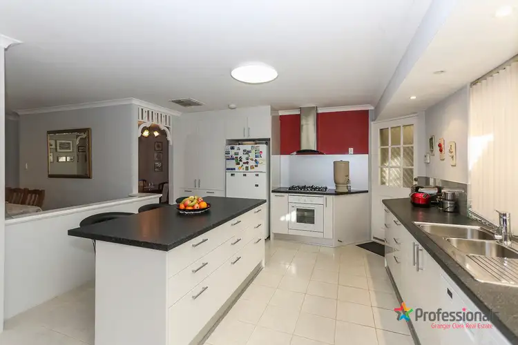 10 Derbi Road, Alexander Heights WA 6064