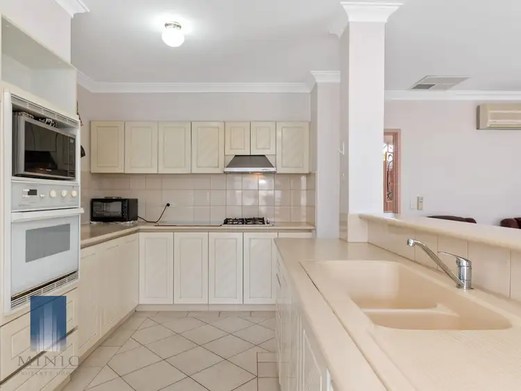 Seventh view of Homely townhouse listing, 2/438 Riverton Drive East, Riverton WA 6148
