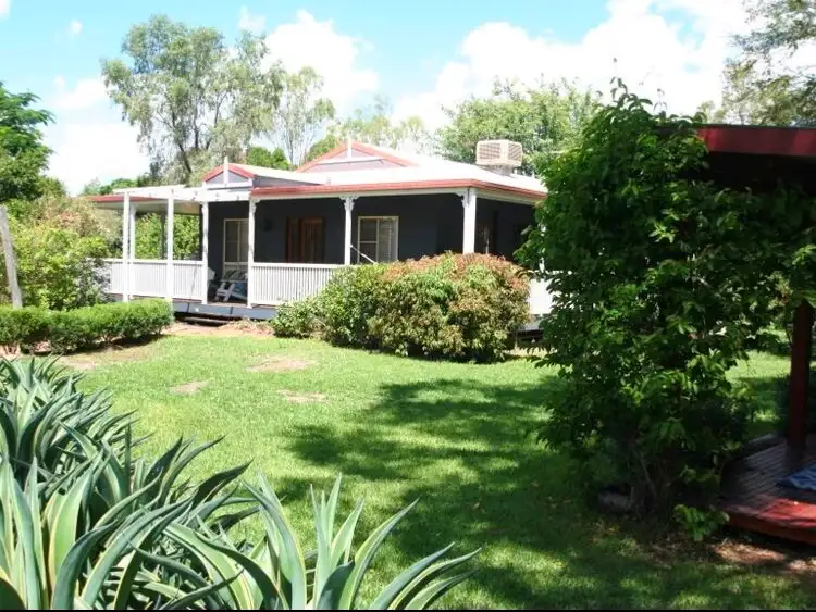 29 Quinn Street, Emerald QLD 4720