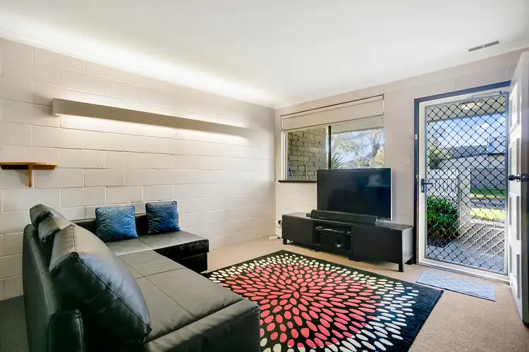 Second view of Homely unit listing, 2/21 Petrie Street, Frankston VIC 3199