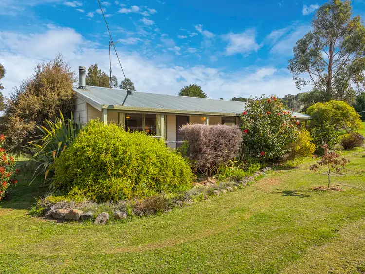 27 Davy Street, Taradale VIC 3447