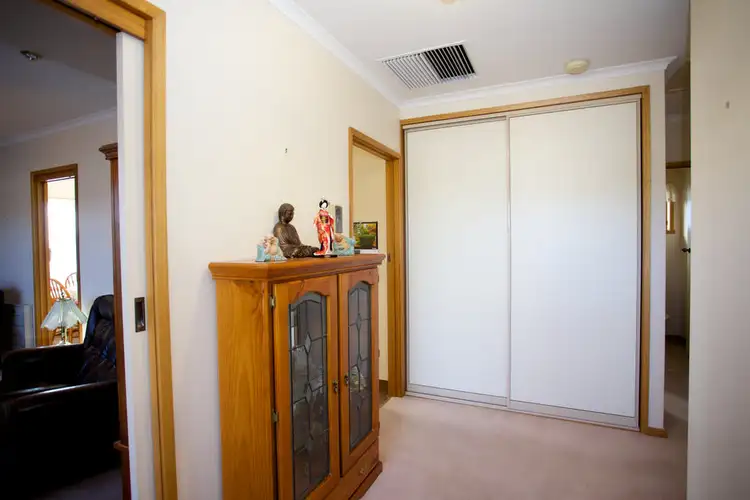 Fifth view of Homely unit listing, 1 Spry Court, Horsham VIC 3400