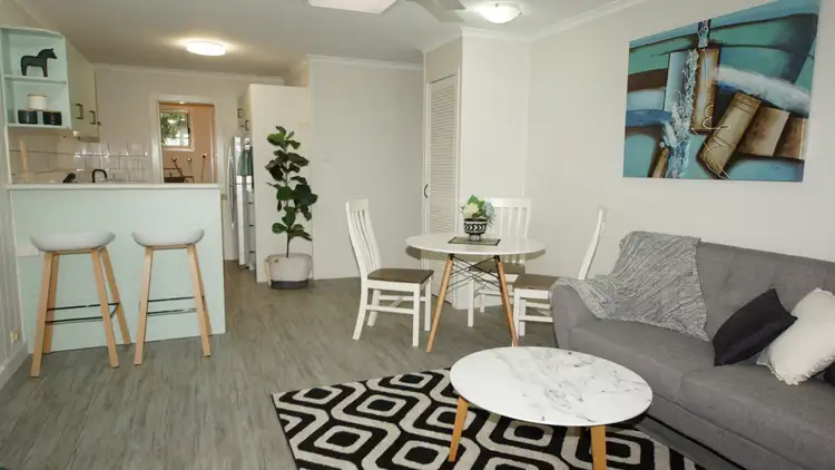 2/18 Loudon Street
