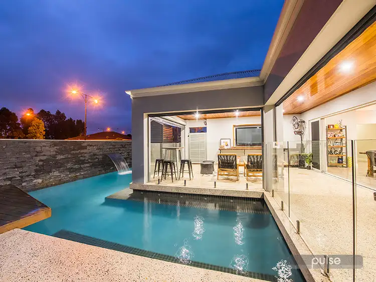34 Macquarie Blvd, Hammond Park WA 6164