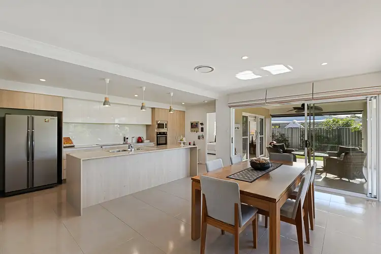 43 Zephyr Street, Scarness QLD 4655