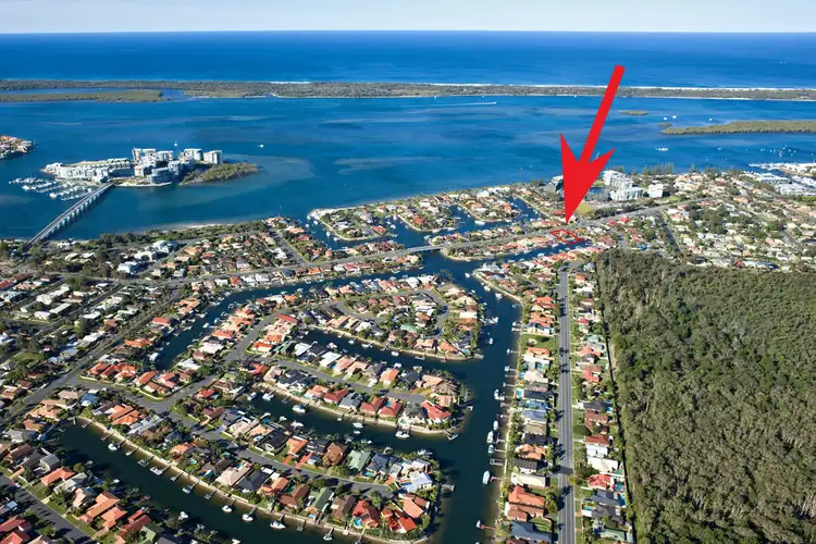 332 Bayview Street, Hollywell QLD 4216