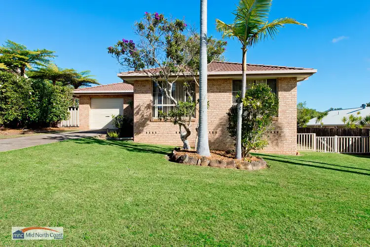 4 Lakeview Road, Lake Cathie NSW 2445