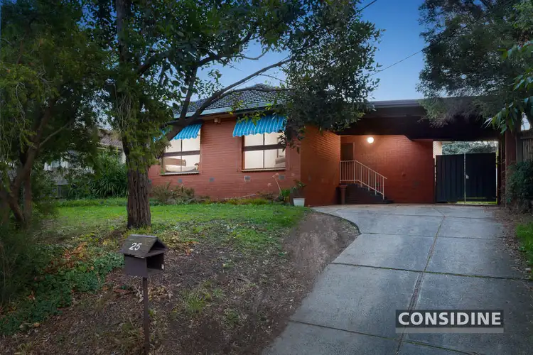 25 Lockheed Street, Strathmore Heights VIC 3041