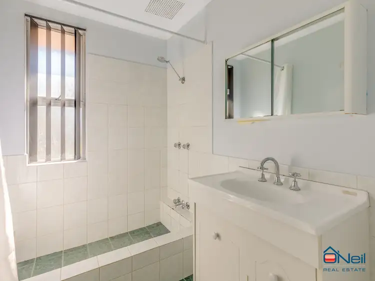 Fifth view of Homely house listing, 10 Redtingle Road, Camillo WA 6111