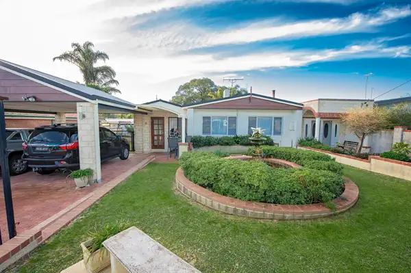 14 Glenroy Street