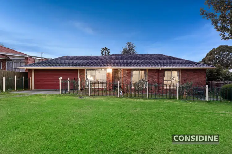 16 Peck Avenue, Strathmore VIC 3041