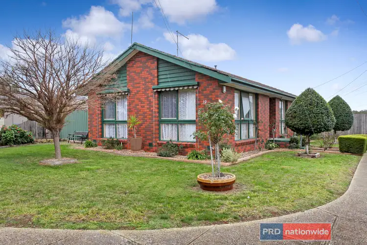 10 Lavarack Street, Melton South VIC 3338