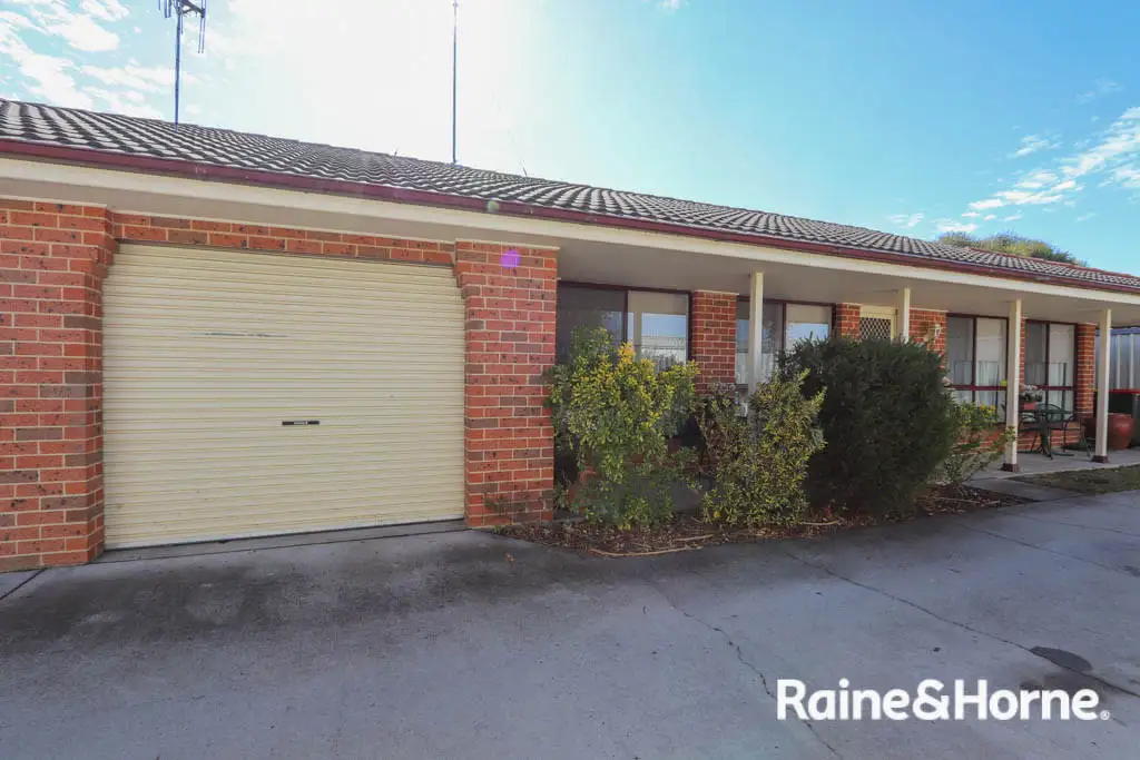 Main view of Homely unit listing, 2/16 Murdoch Place, Kelso NSW 2795