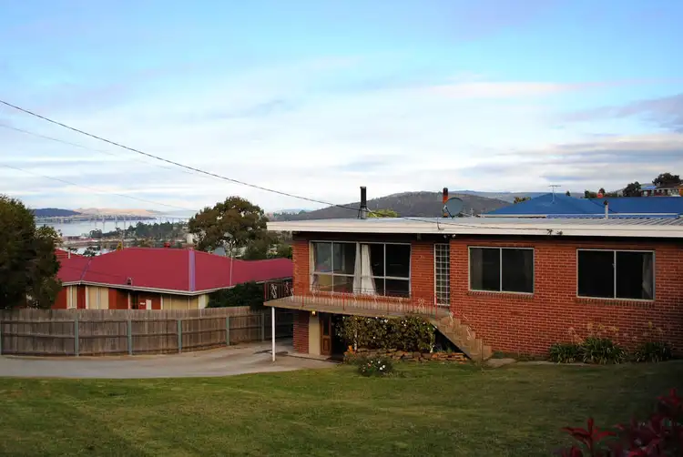 11 Ash Street, Lutana TAS 7009