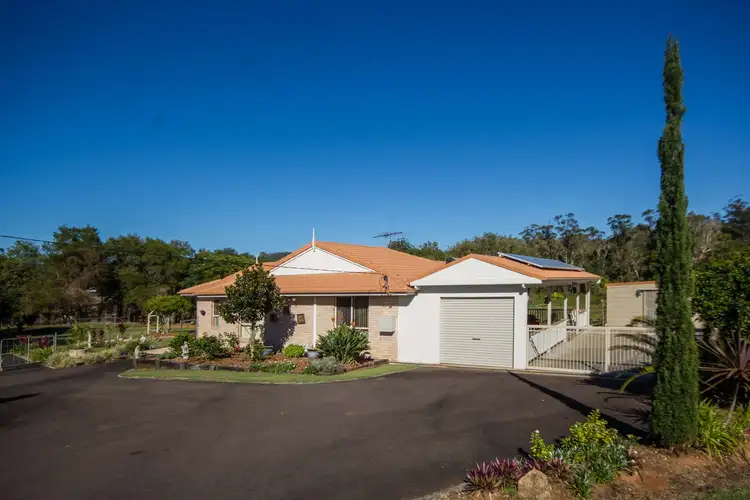 16 Outlook Drive, Glass House Mountains QLD 4518