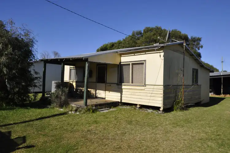 HOUSE 18 FOURTH AVENUE, Peaceful Bay WA 6333