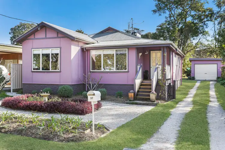 37 River Road, Shoalhaven Heads NSW 2535