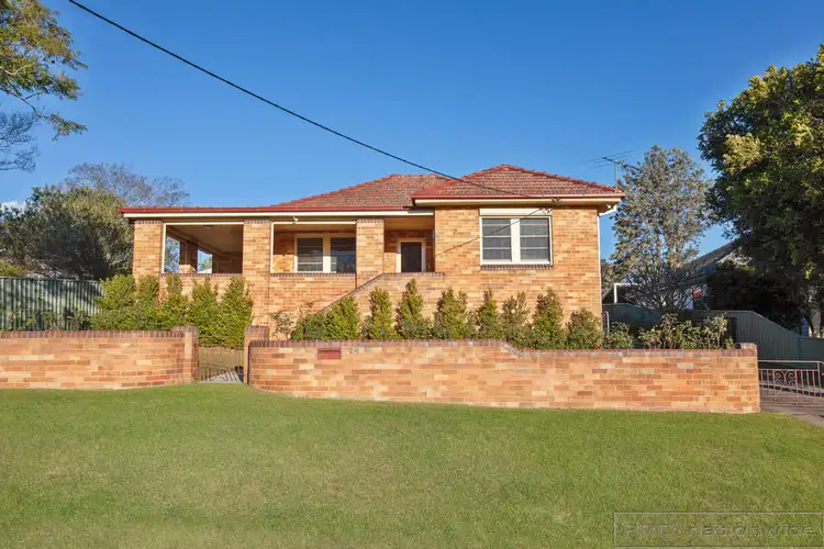 14 George Street, East Maitland NSW 2323