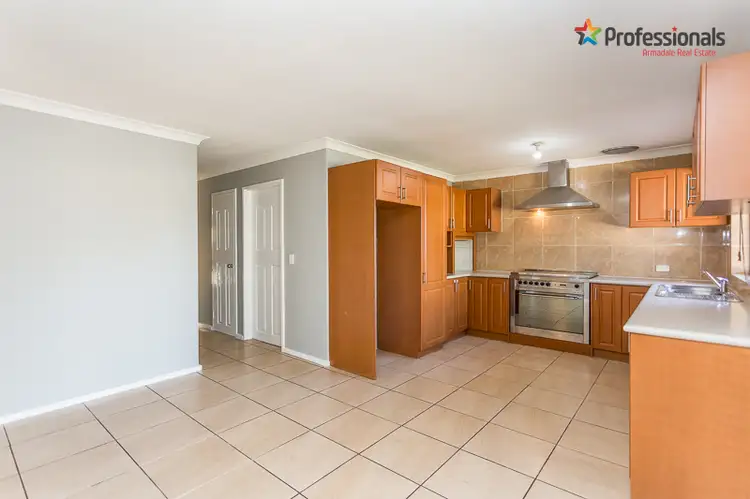 22 Heron Court, Camillo WA 6111