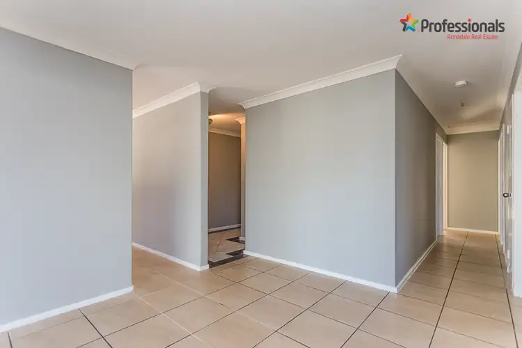 Fifth view of Homely house listing, 22 Heron Court, Camillo WA 6111