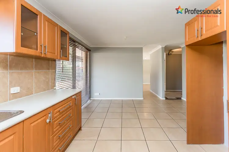 Sixth view of Homely house listing, 22 Heron Court, Camillo WA 6111