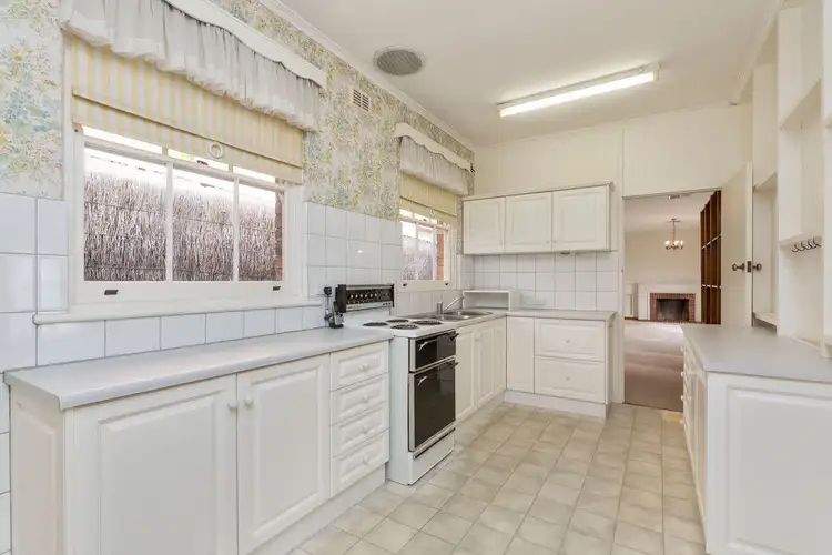 Second view of Homely house listing, 8 Vansittart Place, Beaumont SA 5066