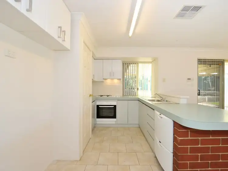 Fifth view of Homely house listing, 2 Gun Court, Leda WA 6170