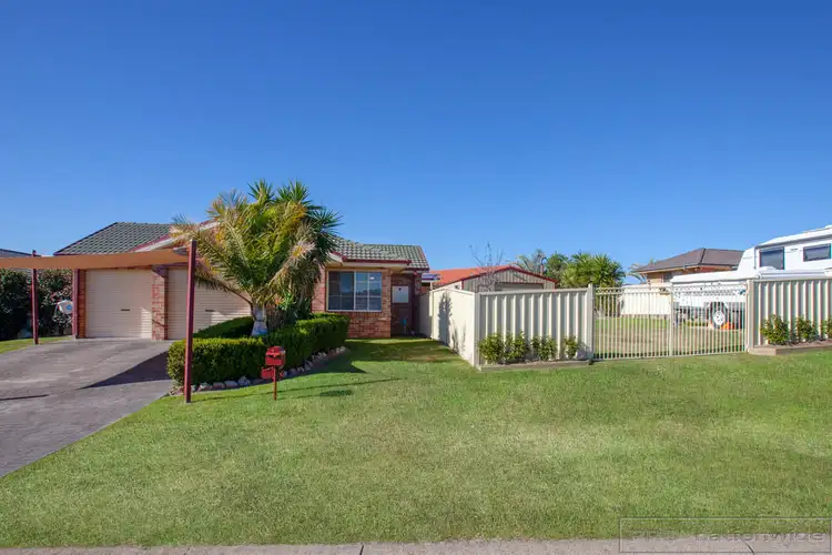 Main view of Homely house listing, 5 Holliday Close, Rutherford NSW 2320