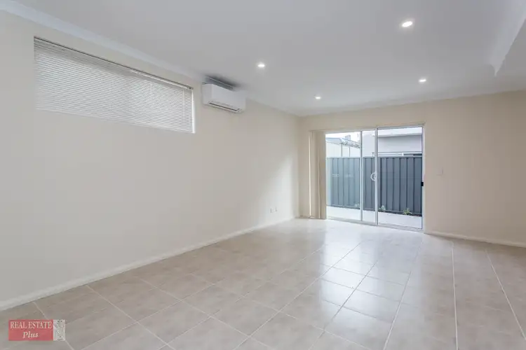 2/24 Aquaviva Circle, Viveash WA 6056