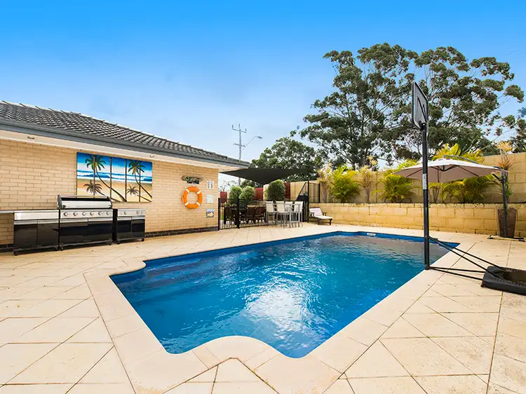 602 Beach Road, Hamersley WA 6022