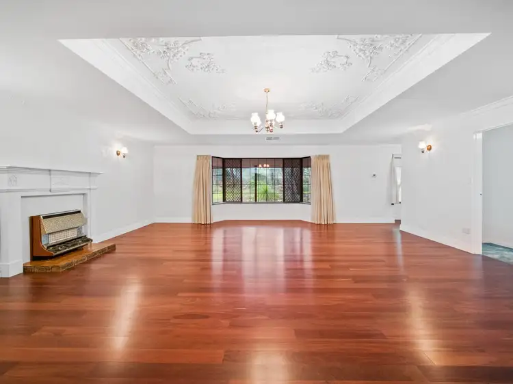 276 Lesmurdie Road, Lesmurdie WA 6076