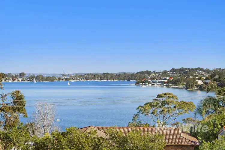 59 Alkrington Avenue, Fishing Point NSW 2283