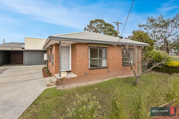 1/8 Walhalla Street, Newborough VIC 3825