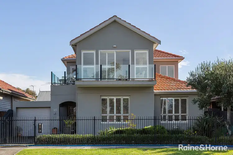 315 Douglas Pde, Newport VIC 3015
