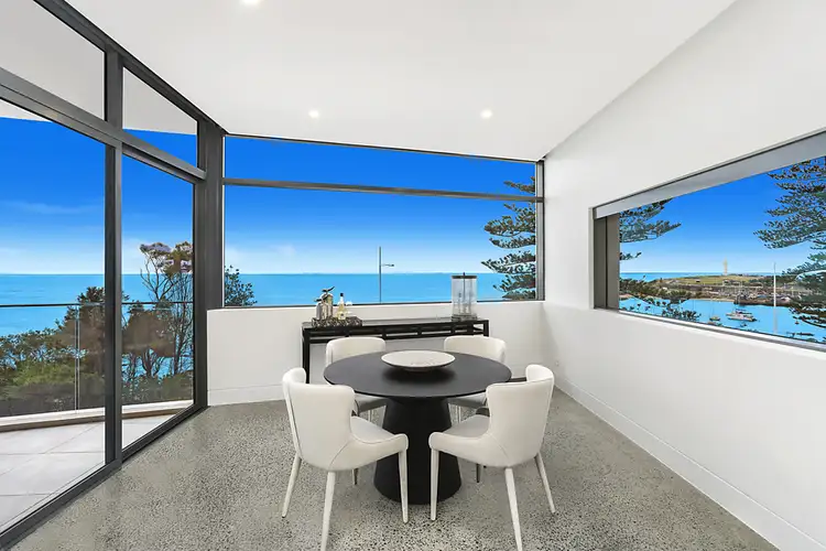 2/68 Cliff Road, Wollongong NSW 2500