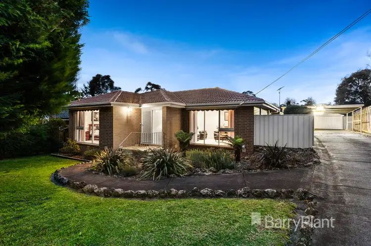 19 Myoora Drive, Mooroolbark VIC 3138