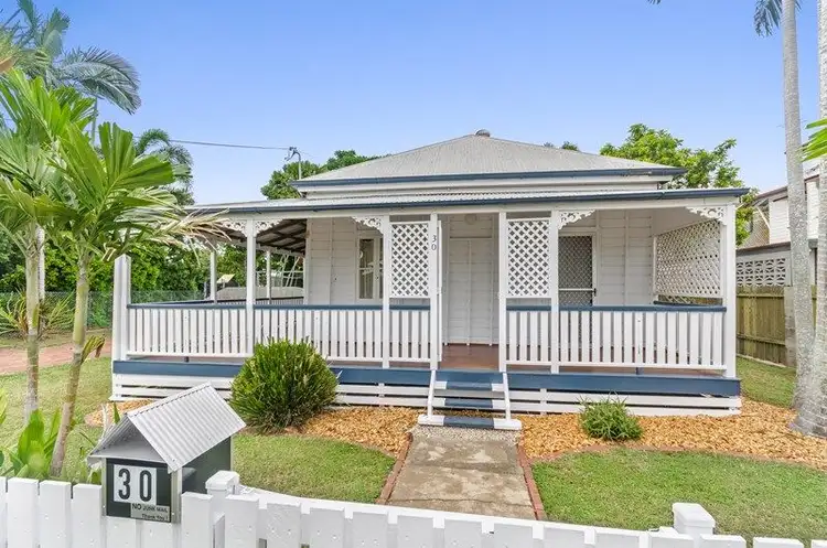 30 Surrey Street, Hyde Park QLD 4812