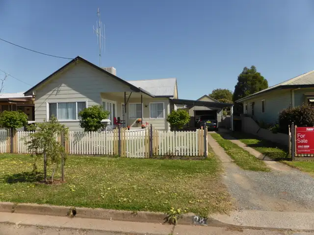28 Pearce Street, Parkes NSW 2870