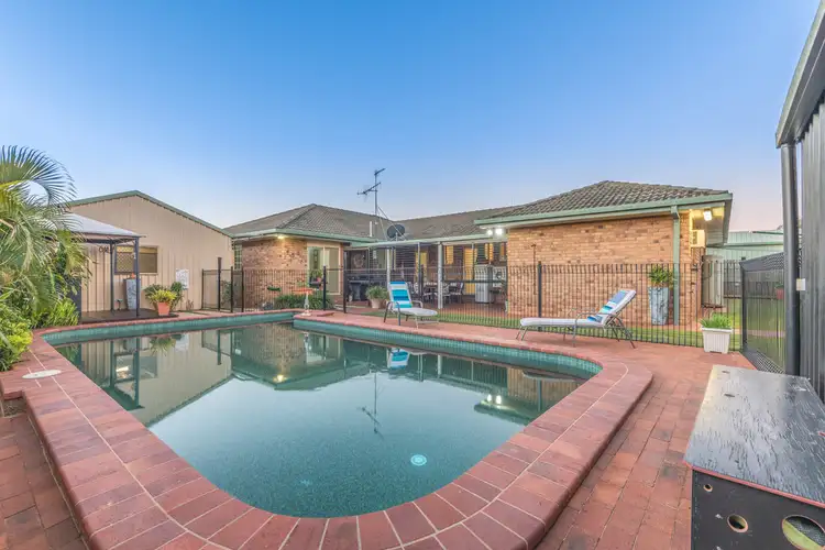 17 Westview Terrace, Avoca QLD 4670