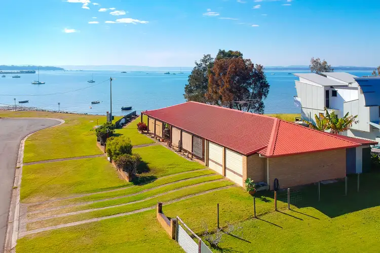 4 Pelican Street, Victoria Point QLD 4165