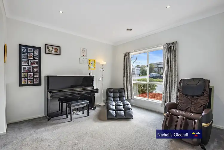 Fifth view of Homely house listing, 10 Manuscript Drive, Endeavour Hills VIC 3802