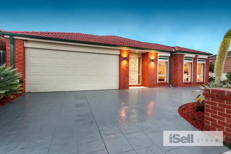 16 Trina Court, Keysborough VIC 3173