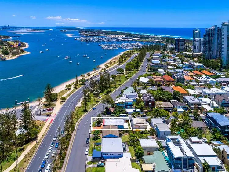 21 Rankin Parade, Main Beach QLD 4217